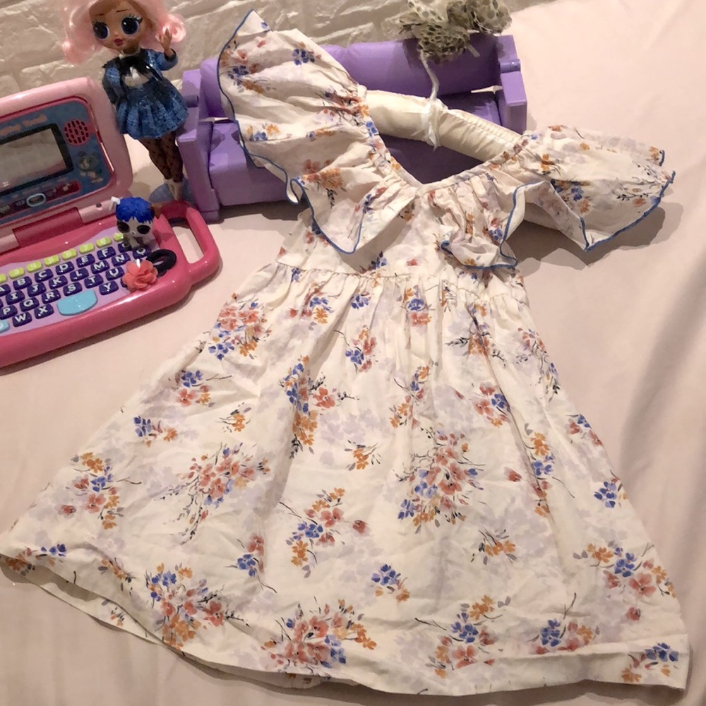 Cute Zara flower dress so beautiful for spring and summer so soft